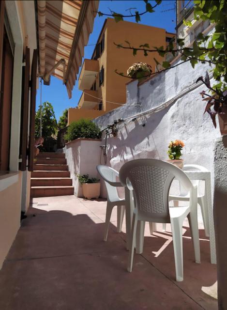 Casa Maddalenina Con Giardino, Vicino Al Mare! Lejlighed La Maddalena  Eksteriør billede